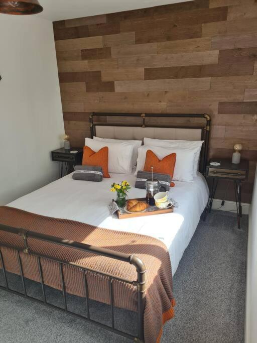 The Willow Denstone Ngoại thất bức ảnh